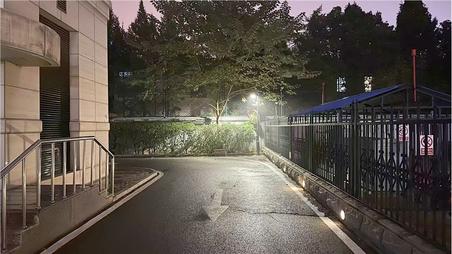 业主倾情捐赠、照亮美好生活 — 记福景苑业主向公寓赠送户外照明灯具